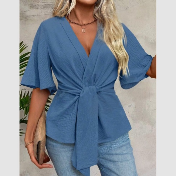 Luxe twist front blouse - Picture 8 of 16